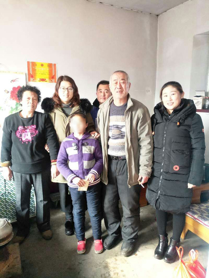 妤心已經(jīng)上學，且恢復狀況良好。