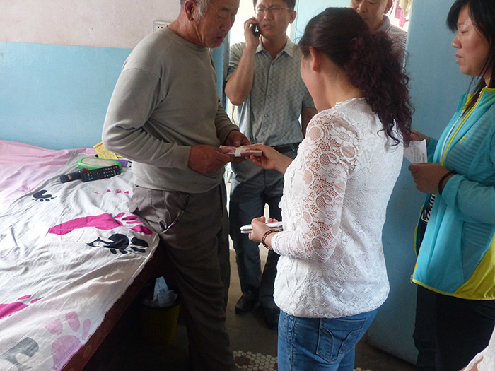 亨嘉公司捐助妤心一萬元人民幣